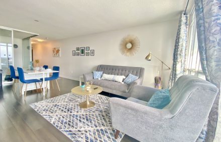 Lake View 2 Bedroom with King Bed Downtown