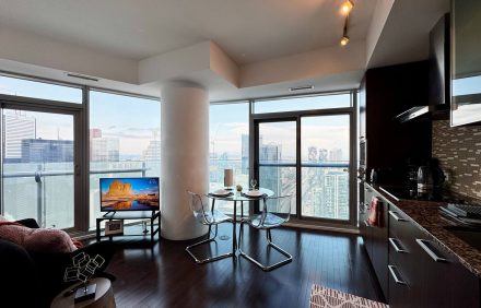 Unbeatable Views from 63rd-Floor Skyscraper