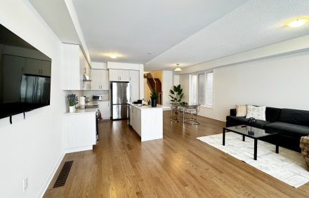 4 Bedroom Brand New Family Home In Barrie
